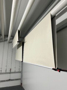 Ultrasonic Blind Cleaning _ Suck it up Rug Laundry